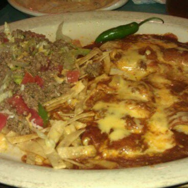 Photo taken at Serranos Cocina y Cantina by noemi h. on 3/19/2012