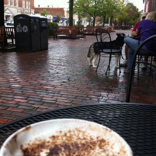 Photo taken at Peet&#39;s Coffee &amp; Tea by Brian M. on 9/24/2011