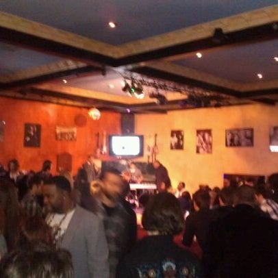 Das Foto wurde bei Smiles&#39; Restaurant / Bar / Nightclub von Stanley A. am 2/8/2012 aufgenommen