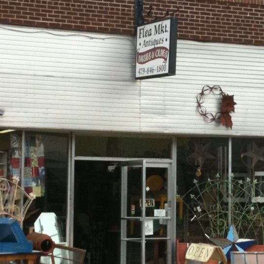 Daisies and Olives Flea Market