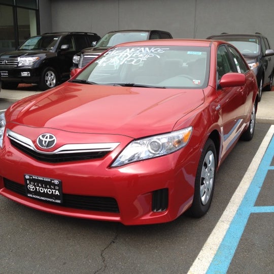 Want an average of 33 MPG or BETTER?! Buy this 2011 Hybrid Camry Leftover for only $25,950! Original MSRP is $28,010!