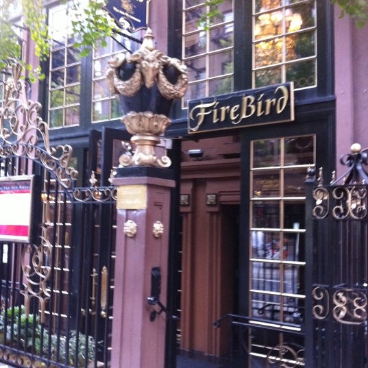 Das Foto wurde bei Firebird Restaurant von Nicholas R. am 9/28/2011 aufgenommen