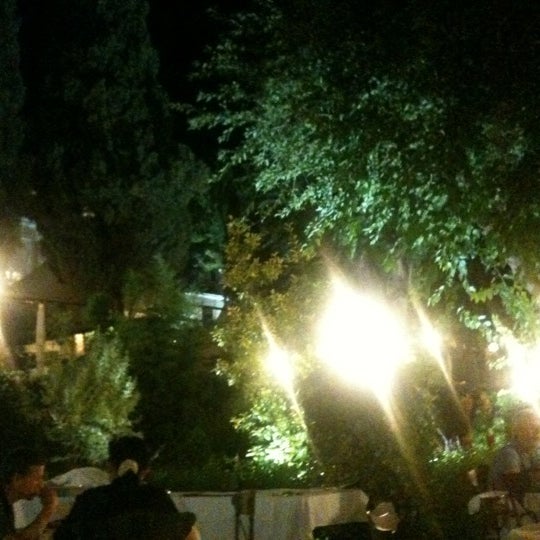 รูปภาพถ่ายที่ Hacienda del Cardenal โดย Sonia V. เมื่อ 7/17/2011