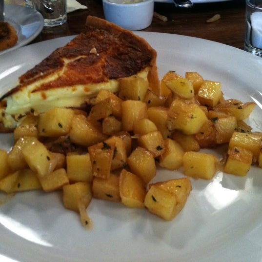 Excellent brunch! Fave drink- The Brittany. Fave dish- Quiche.