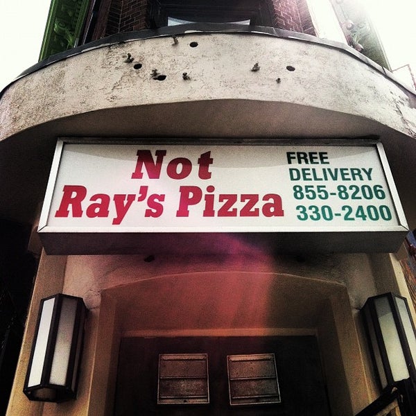 8/20/2012 tarihinde Alexander K.ziyaretçi tarafından Not Ray&#39;s Pizza'de çekilen fotoğraf