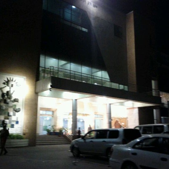 Baily Road Officer's Club - Plaza en Dhaka