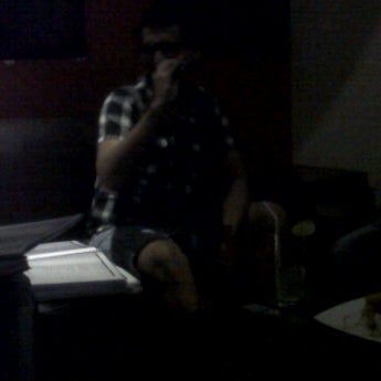 5/6/2012にRomina P.がHaus Karaoke Bar &amp; Boxesで撮った写真