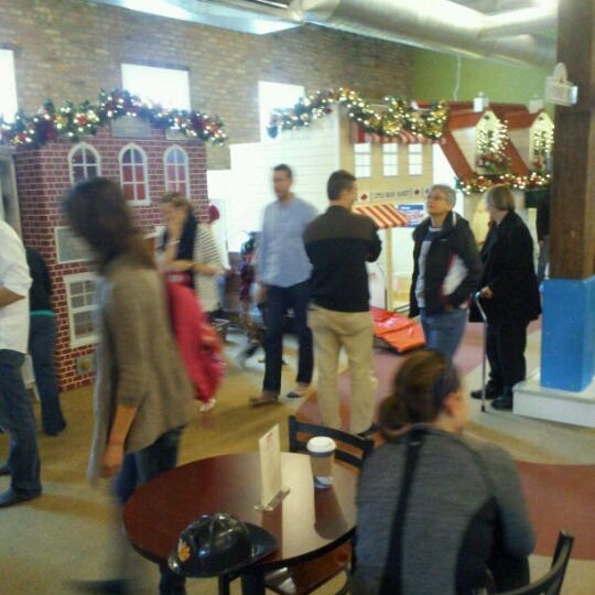 12/28/2011 tarihinde Marizza R.ziyaretçi tarafından Little Beans Cafe'de çekilen fotoğraf