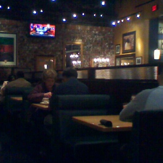Photo taken at BJ&#39;s Restaurant &amp; Brewhouse by randall e. on 1/12/2012