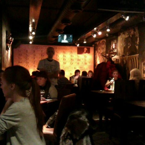 3/17/2012 tarihinde Павел А.ziyaretçi tarafından Samogon International bar'de çekilen fotoğraf