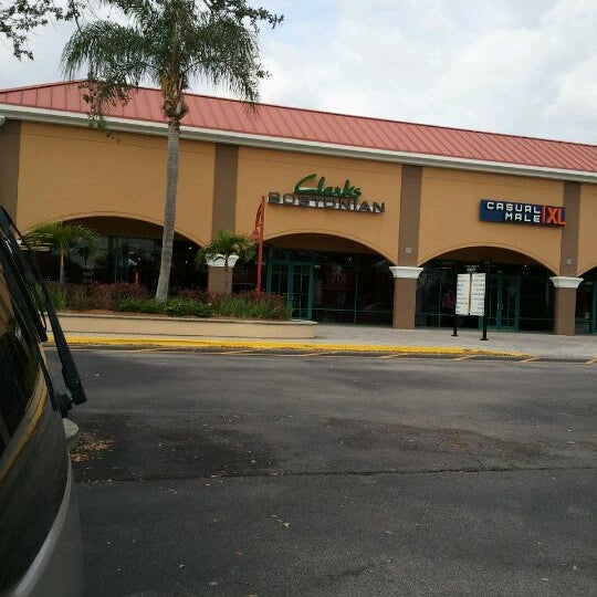 Vero Beach Outlets Shopping Mall