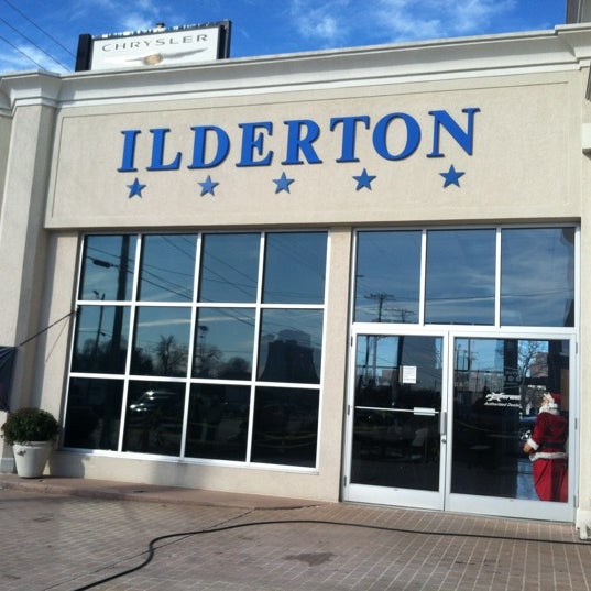 12/8/2011에 David H.님이 Ilderton Dodge Chrysler Jeep Ram에서 찍은 사진