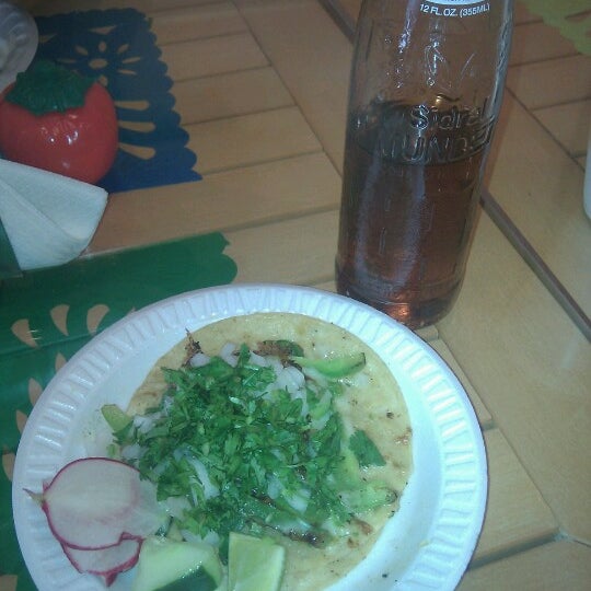 Photo taken at Tacos El Chilango by Horus A. on 8/1/2012