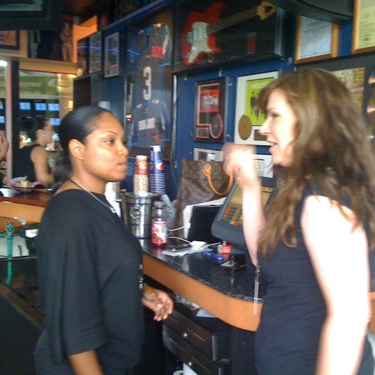6/22/2011에 Glenn H.님이 Jet Rock Bar &amp; Grill에서 찍은 사진