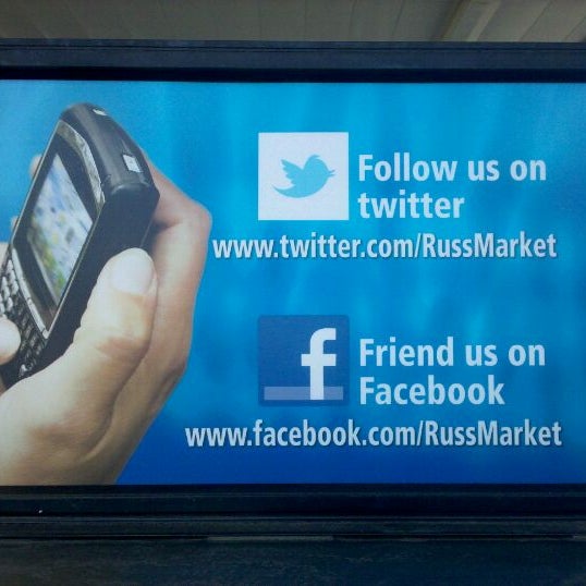 Foto tirada no(a) Russ&#39;s Market por Michael S. em 2/21/2011