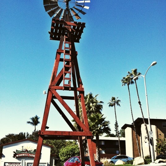 2/3/2012 tarihinde Kim D.ziyaretçi tarafından Windmill Farms'de çekilen fotoğraf