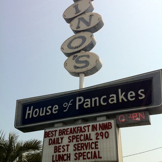 Foto diambil di Dino&#39;s House of Pancakes oleh Jeff B. pada 5/26/2011