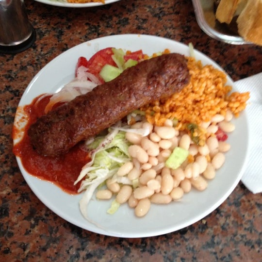 รูปภาพถ่ายที่ kol köfte tarihi Sofram Restaurant ( Fethi Baba&#39;nın Yeri) โดย Emin D. เมื่อ 6/13/2012