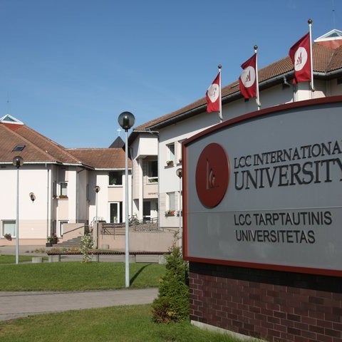 Foto tirada no(a) LCC International University por Polina K. em 9/29/2011