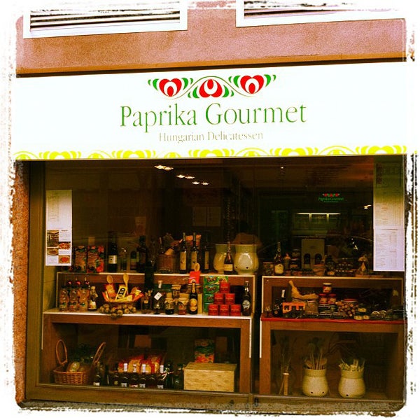 Muy buena selección de productos húngaros y uno de los pocos sitios en Barcelona donde puedes comprar jamón dulce ahumado.