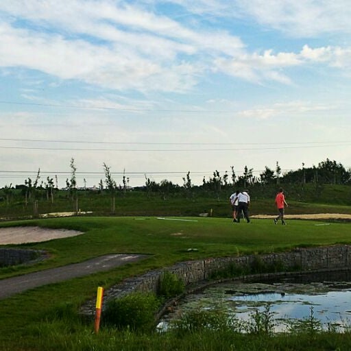 Foto tirada no(a) Golf Resort Black Bridge por GMKcz H. em 5/29/2012