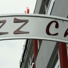 รูปภาพถ่ายที่ Bizz Cafe โดย Cristian S. เมื่อ 2/11/2011
