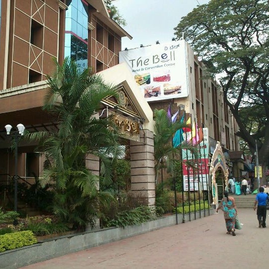 รูปภาพถ่ายที่ Hotels in Bangalore-Bell Hotel and Convention Centre โดย Ragavendra D. เมื่อ 11/1/2011