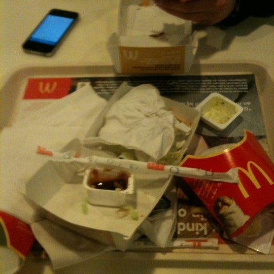 Foto tirada no(a) McDonald&#39;s por dirk f. em 11/16/2011
