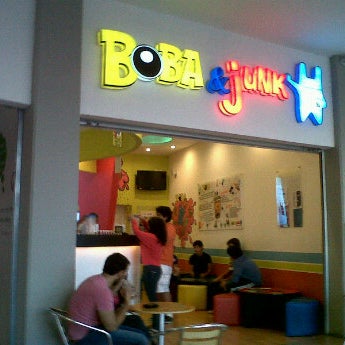 Foto diambil di Boba &amp; Junk oleh paulina n. pada 4/12/2012