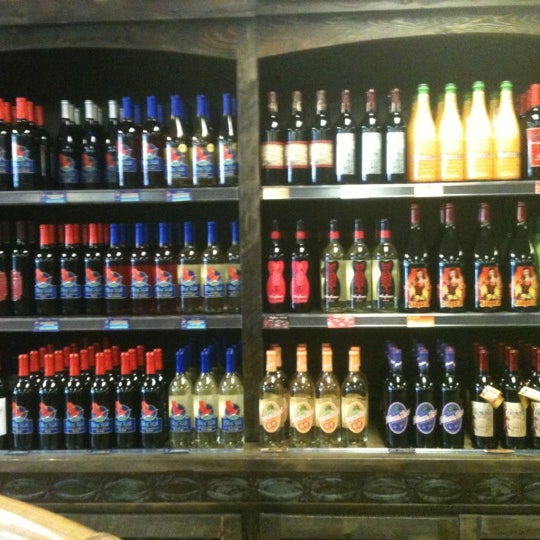 Foto tomada en Pecos Flavors Winery &amp; Bistro  por Melissa GM@ Comfort Inn R. el 2/10/2012