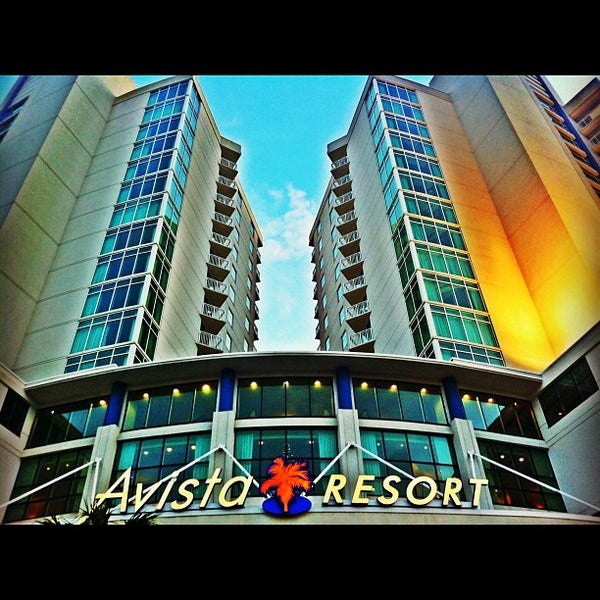 รูปภาพถ่ายที่ Avista Resort โดย Thomas C. เมื่อ 12/5/2011