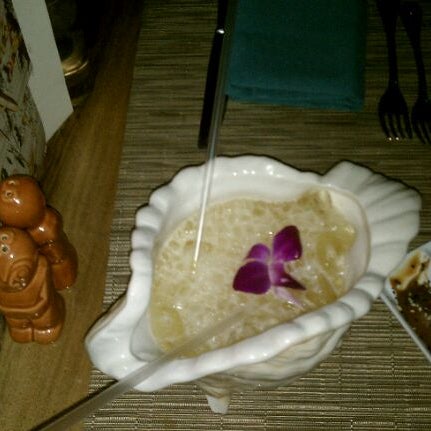 Photo taken at Trader Vic&#39;s by Kelly C. on 12/3/2011