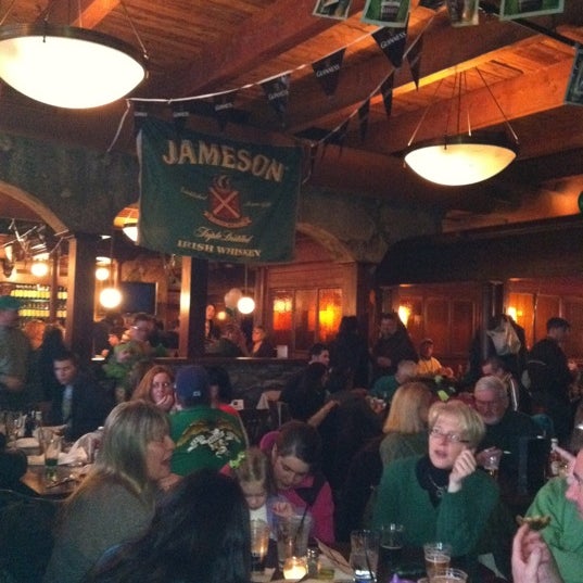 Foto tirada no(a) Trinity Three Irish Pubs por Brennan S. em 3/12/2011