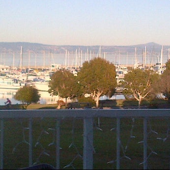Photo taken at South Harbor Waterfront Restaurant and Bar by Christina H. on 1/28/2012