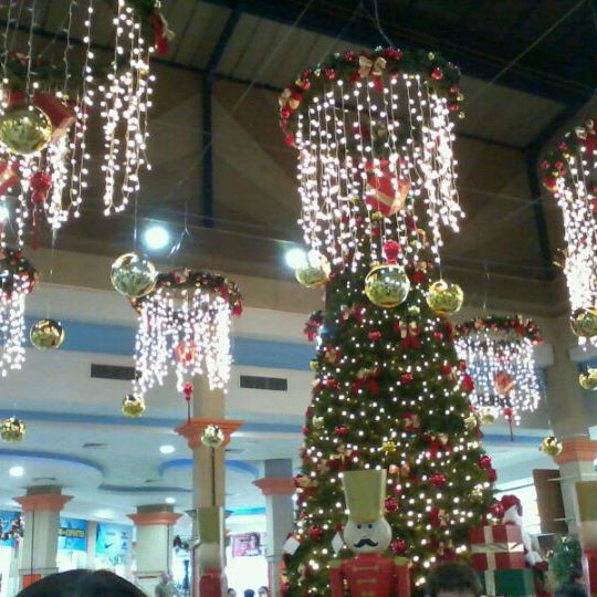 Foto diambil di Shopping Santa Cruz oleh Juliano M. pada 11/30/2011