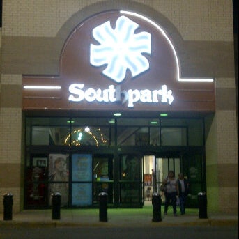 รูปภาพถ่ายที่ Southpark Mall โดย Dave E. เมื่อ 10/15/2011