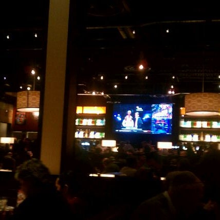 Photo taken at BJ&#39;s Restaurant &amp; Brewhouse by Jason B. on 1/28/2012