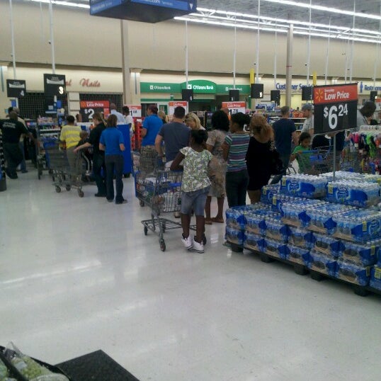 Walmart Supercenter Middletownの大型店