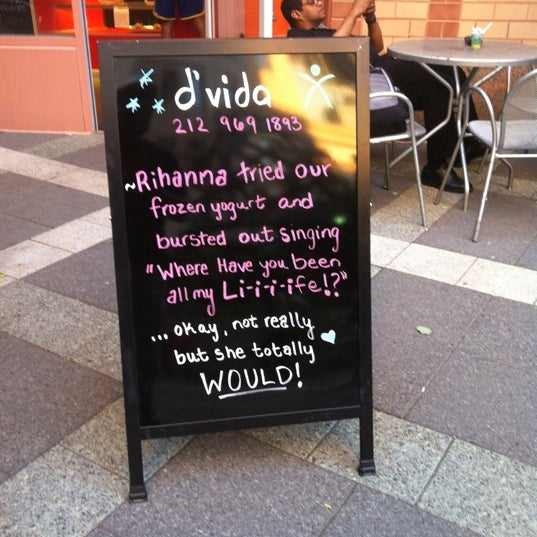 6/27/2012 tarihinde Justin M.ziyaretçi tarafından d&#39;Vida Health Bar'de çekilen fotoğraf