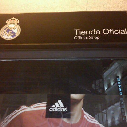 Gemidos derivación estaño Photos at adidas Shop-in-Shop Madrid ECI Preciados - Sporting Goods Retail  in Madrid