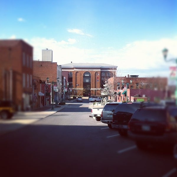 Downtown Clarksville TN Neighborhood in Clarksville