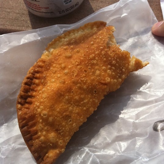 รูปภาพถ่ายที่ DC Empanadas โดย Erick S. เมื่อ 3/21/2011