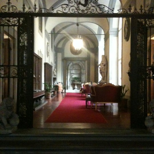 Foto scattata a Palazzo Magnani Feroni, all Suites da ANTONELLA F. il 1/26/2012
