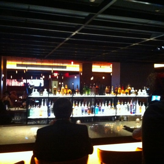 รูปภาพถ่ายที่ Cities Restaurant &amp; Lounge โดย Jon D. เมื่อ 1/27/2011