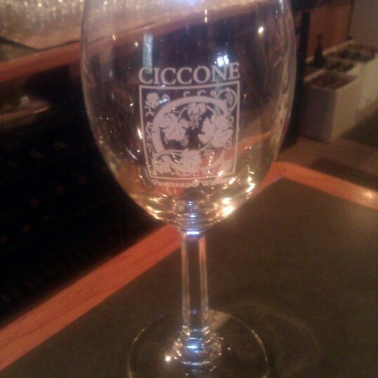 รูปภาพถ่ายที่ Ciccone Vineyard &amp; Winery โดย MJ. เมื่อ 4/29/2012
