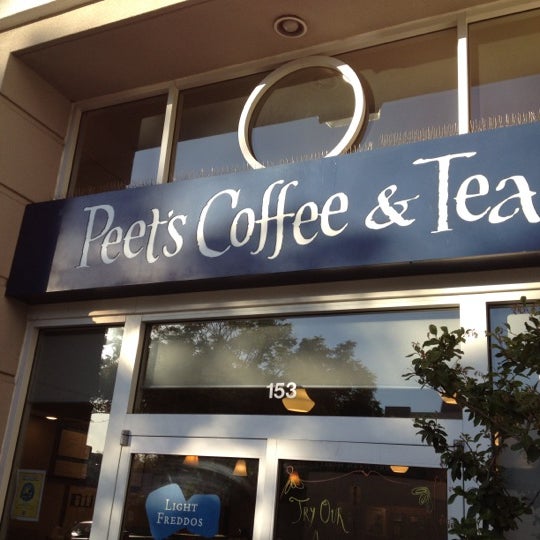 Photo taken at Peet&#39;s Coffee &amp; Tea by Misha B. on 8/8/2012