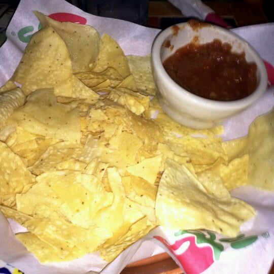 Don't eat the chips and salsa. Its whack straight up!