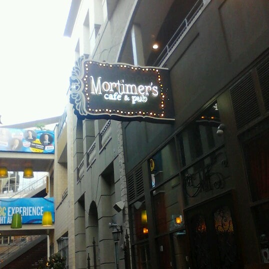 8/26/2012にSally P.がMortimer&#39;s Cafe &amp; Pubで撮った写真