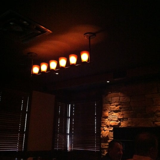 รูปภาพถ่ายที่ The Keg Steakhouse + Bar - Gilbert โดย Bret M. เมื่อ 4/17/2012