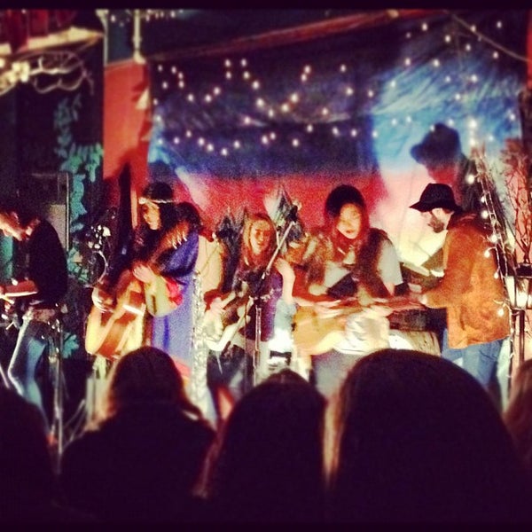 Photos at Hibernian House (Now Closed) Art Gallery